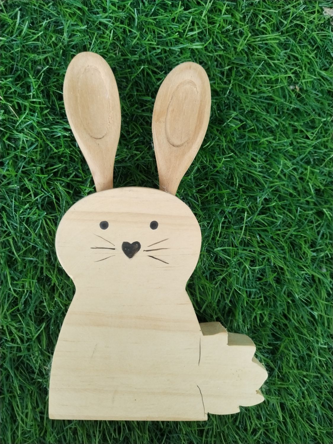 Adorno de  madera conejito con  cucharas 