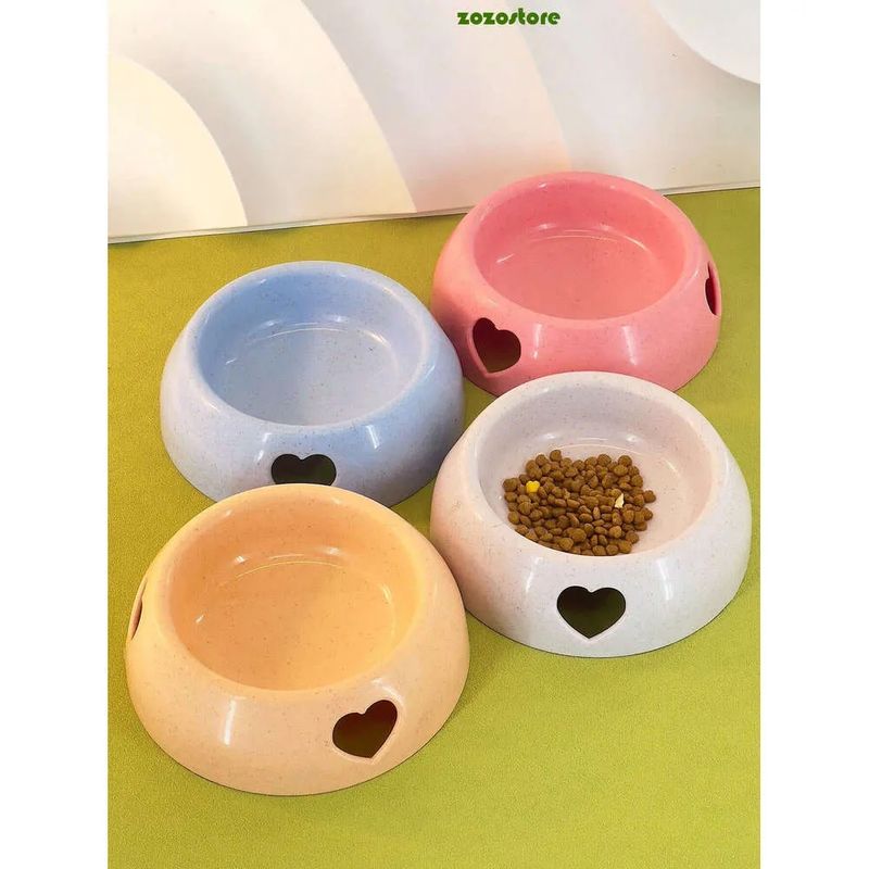 Plato plastico corazón para comida o agua