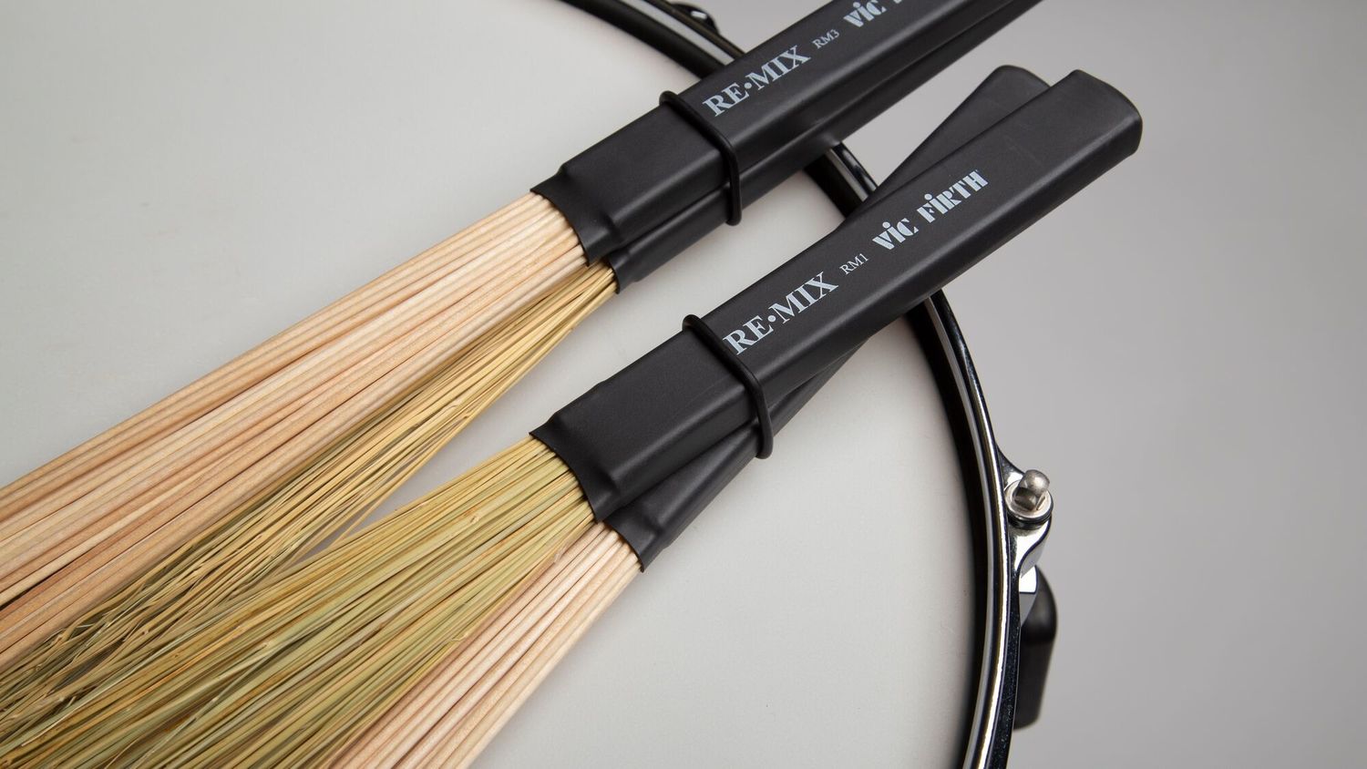 Vic Firth RE.MIX Brushes, 2-pair combo pack (Grass &amp; Birch)