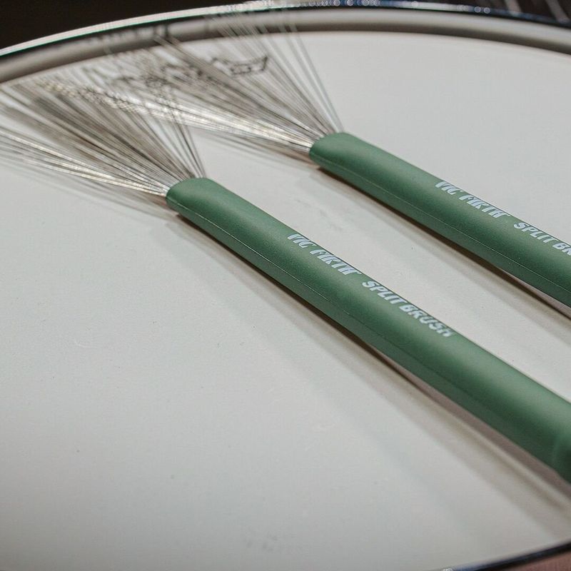 Vic Firth Split Brush