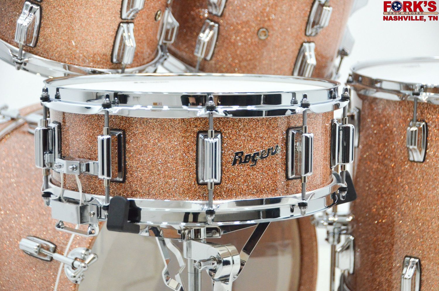 Rogers Dyna-sonic 5x14 Classic Snare Drum in Champagne Sparkle Lacquer w/BT Lugs