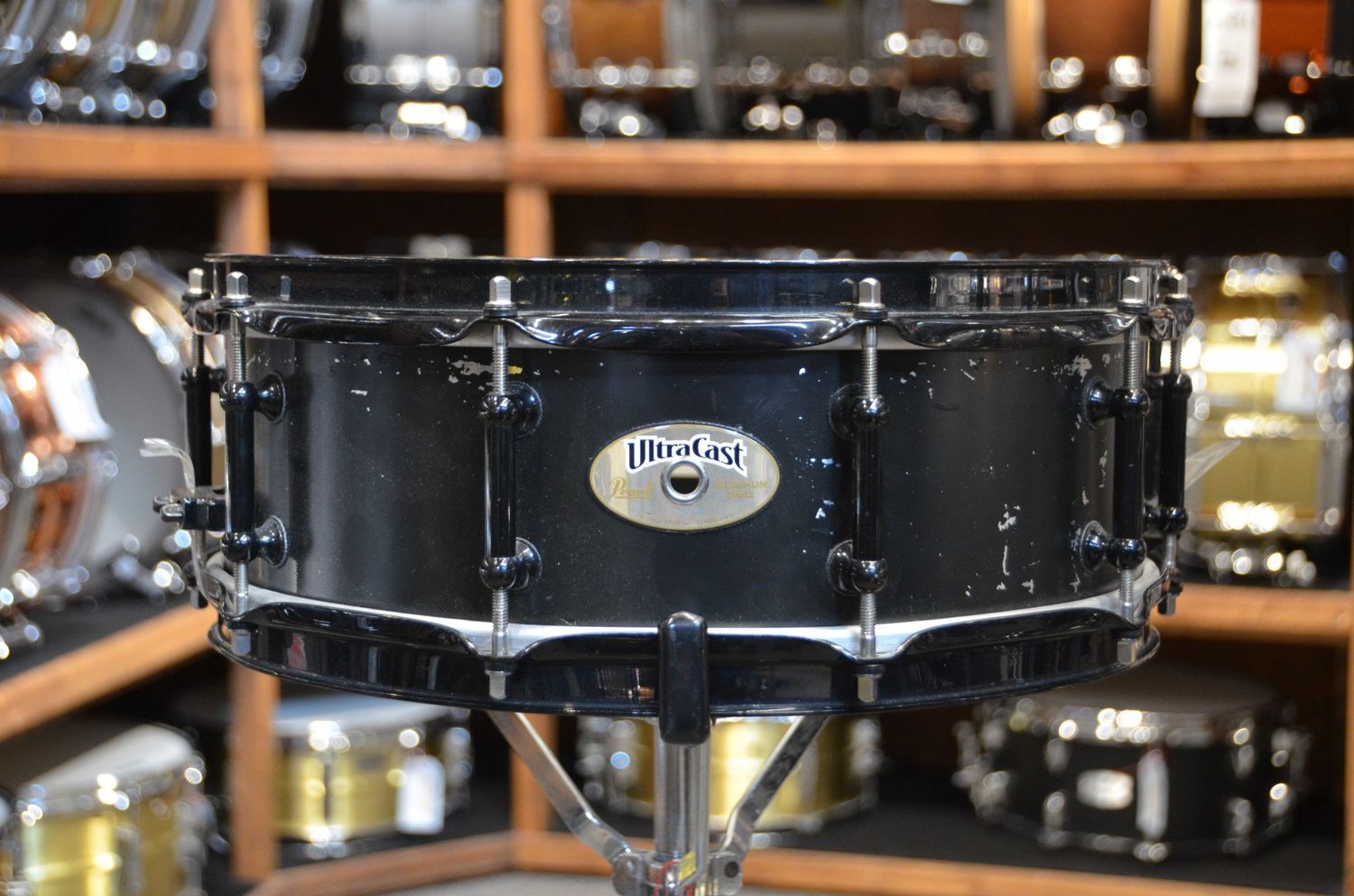 USED Pearl 5x14 Ultra Cast Aluminum Snare Drum - &quot;Black&quot;