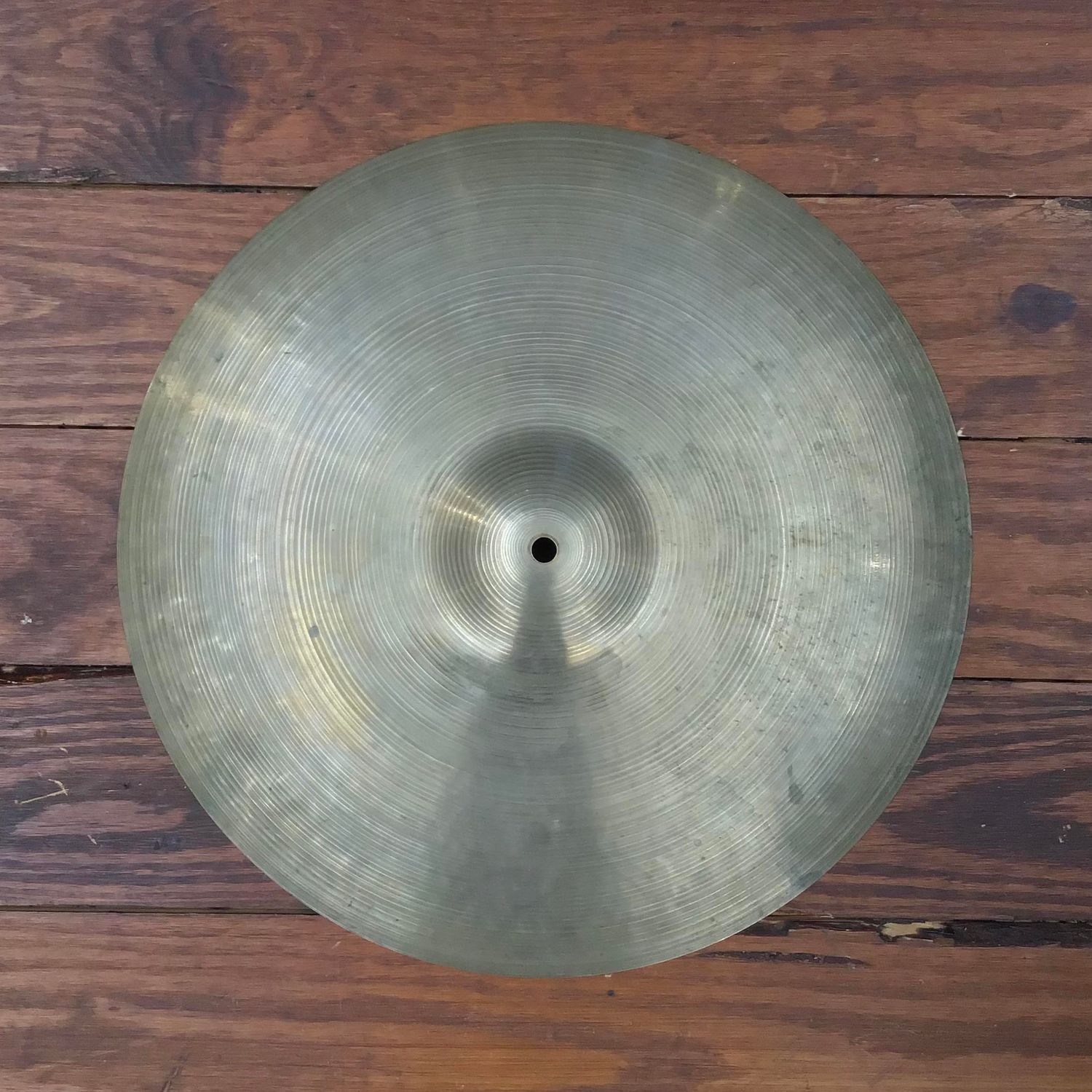 USED A Zildjian 18&quot; Crash Cymbal