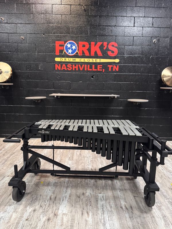 Majestic 3.0 Octave Silver Bar Vibraphone on Field Frame (Preowned MCDC 2025)