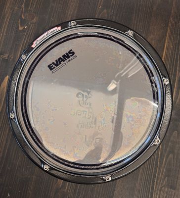 Drumslinger 12" Marcher Series, Chrome Stick Saver Rim, Evans MEC2S over Gray, Hammered Black Paint Finish
