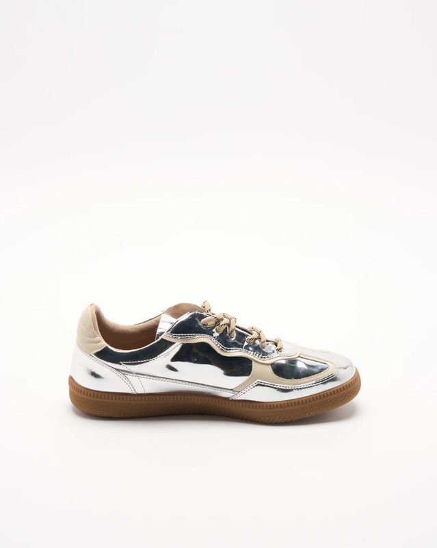 Fallon Sneaker