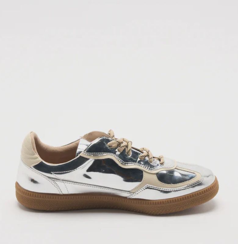 Fallon Sneaker