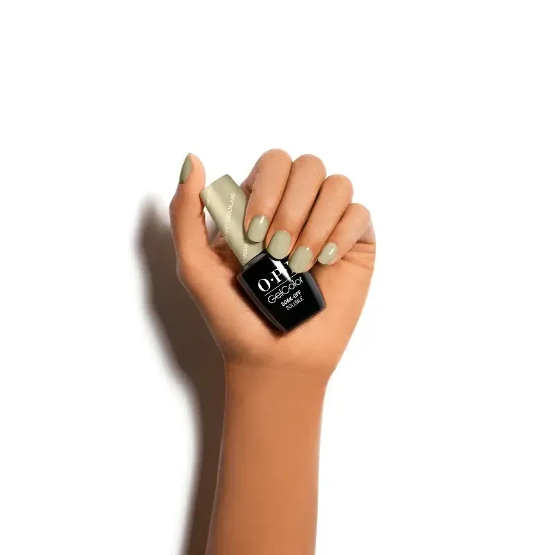 OPI This isn't Greenland groene gellak met glans. Semi-permanente nagellak in een frisse, levendige groene tint met een stralende glansafwerking, perfect voor een energieke en opvallende look.