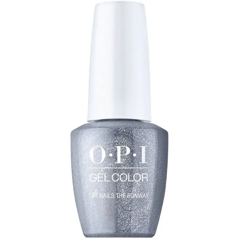 OPI nails the runway vernis gel argent avec finition pailletée. Vernis semi-permanent dans une teinte argentée brillante avec des paillettes scintillantes.