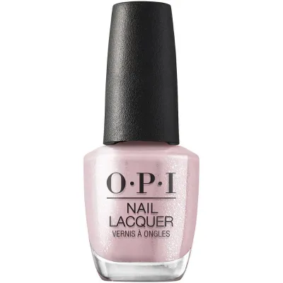 OPI nagellak Quest for Quartz, roos met een glinsterende afwerking voor een sprankelende en verfijnde uitstraling.