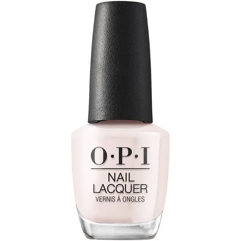 Wit-roze, glans, OPI nagellak “Pink in Bio” – zachte, glanzende nude-roze tint.