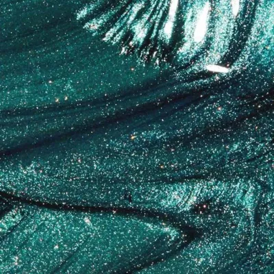 Vernis OPI This Colors Making Waves 15ml – bleu métallique, longue tenue, parfait pour une manucure professionnelle.