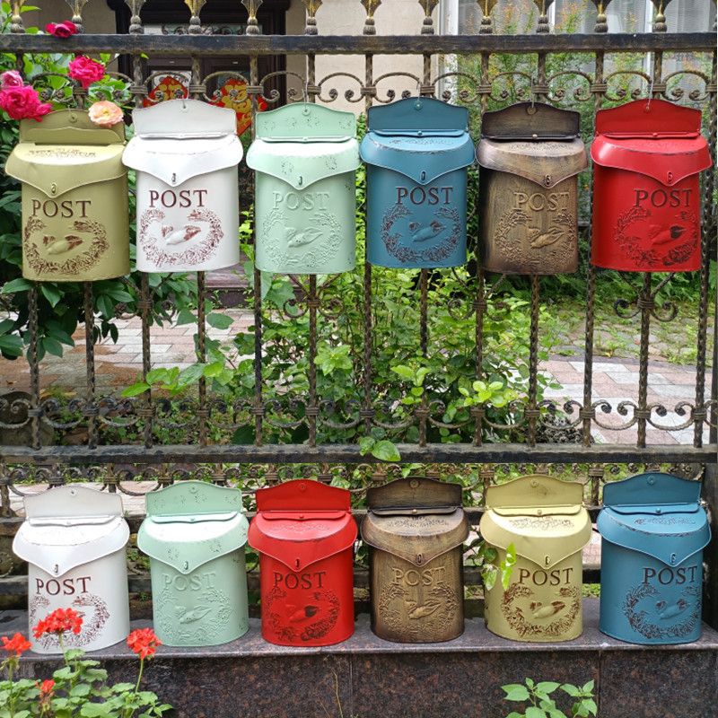Boîte aux lettres en fer de décoration murale