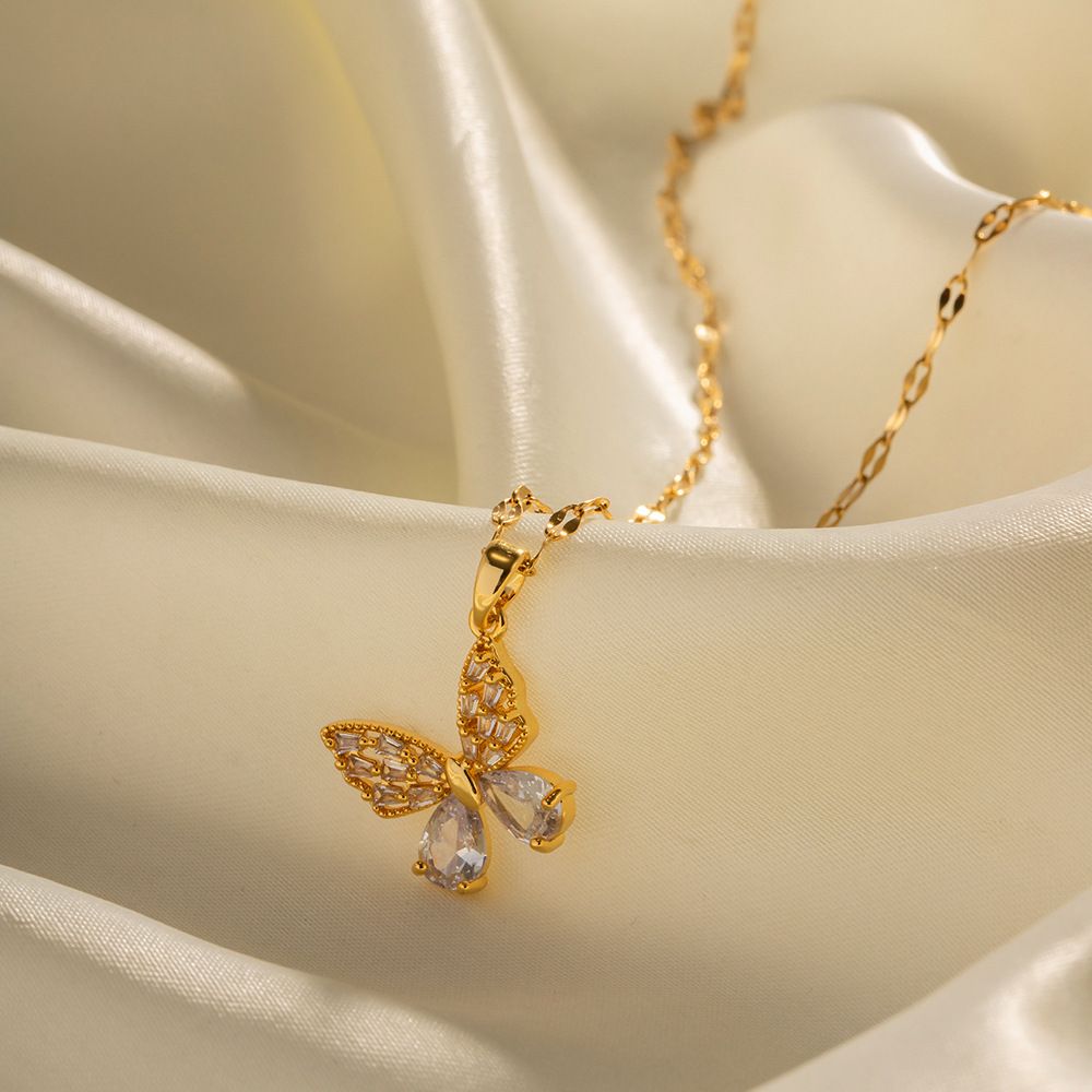 Collier à pendentif papillon en acier inoxydable en or 18 carats