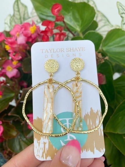 Taylor Shaye Carrie Stick Hoops