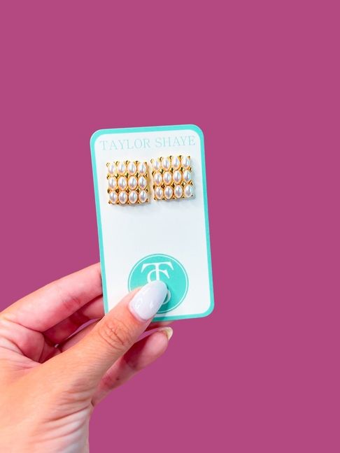 Taylor Shaye Bobbie Pearl Studs