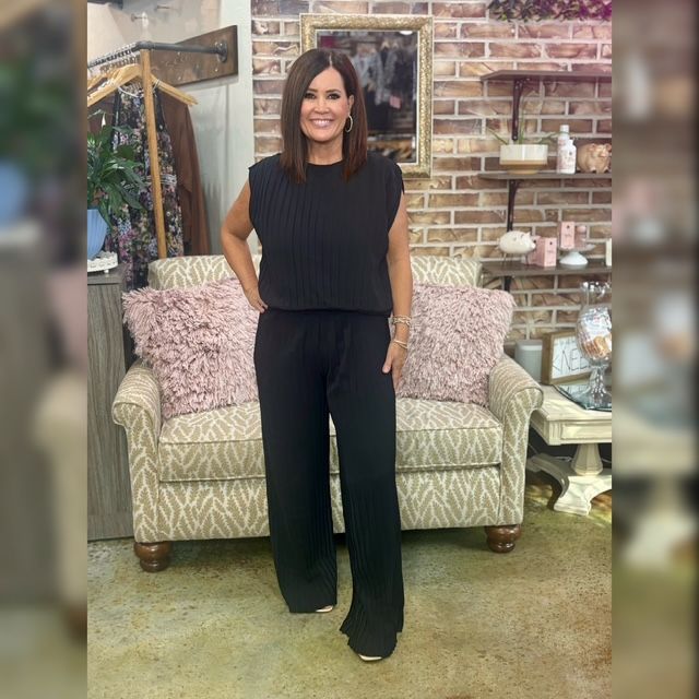 Pleated black top/pant set
