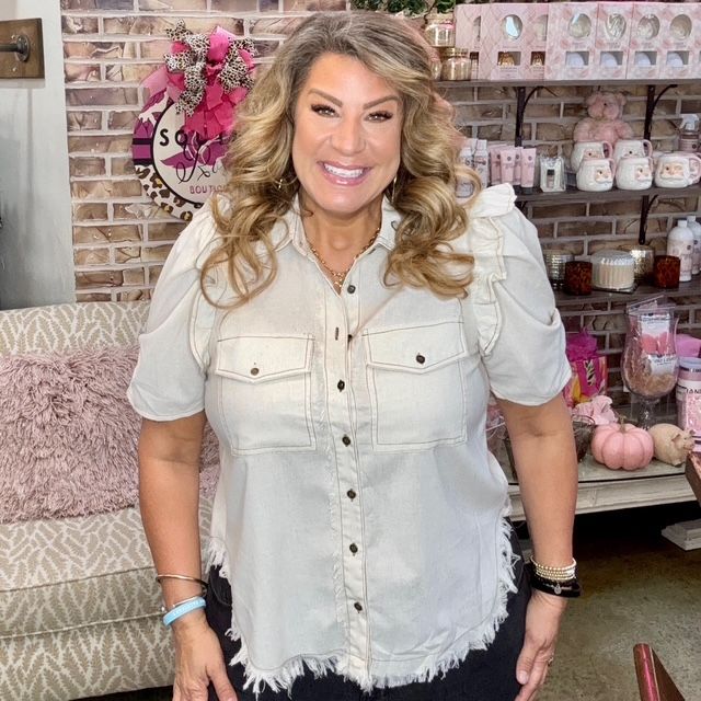 Gigio Ivory Button Up Top