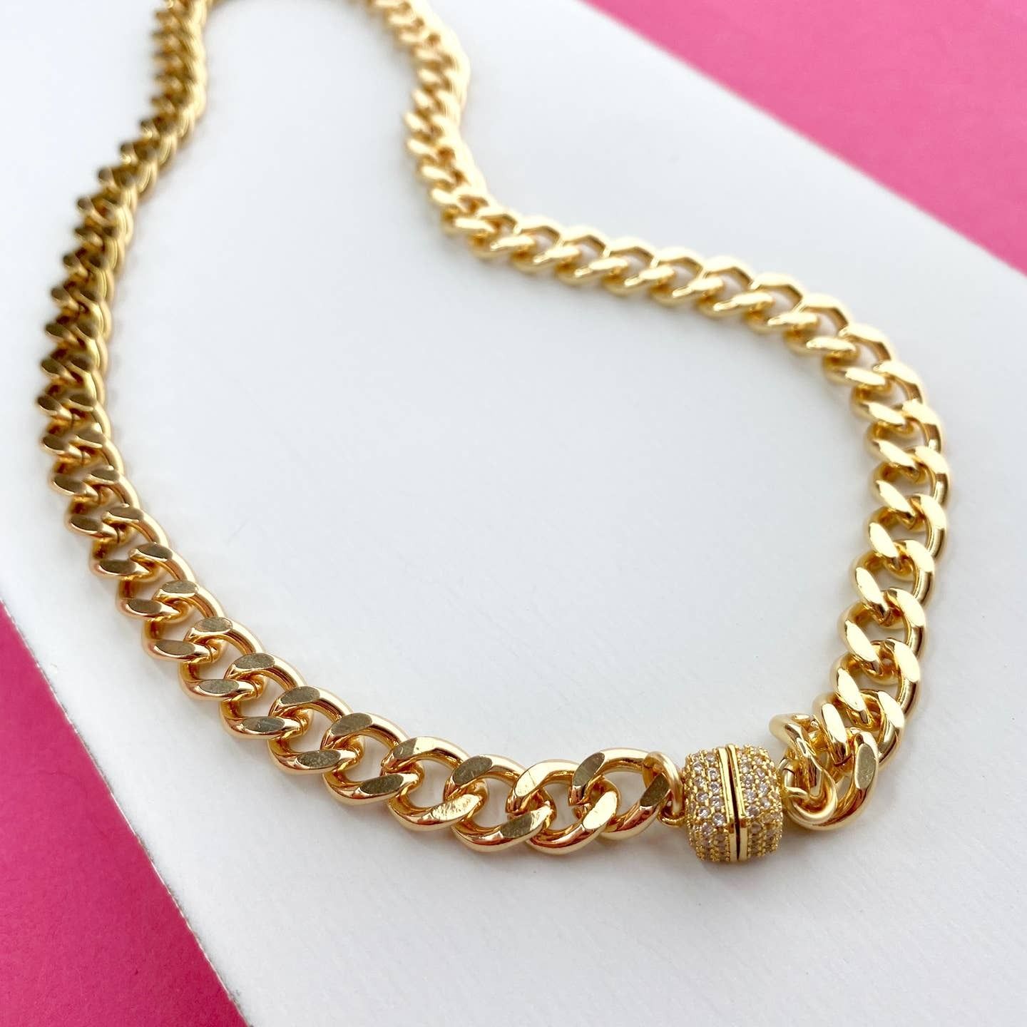 Taylor Shaye Michelle Choker