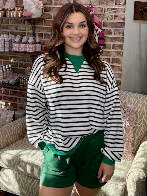 Tres Bien Solid Short