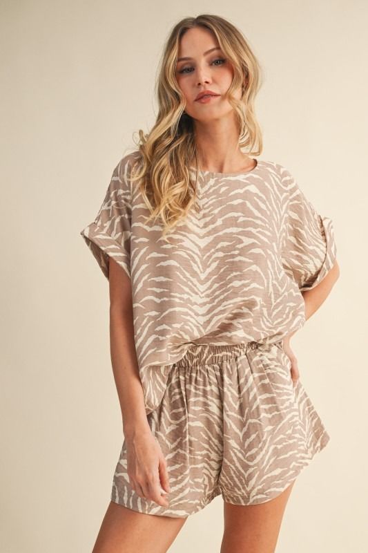 Klesis Animal Print Taupe Short Set
