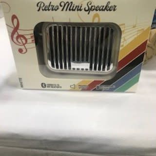 WHITE MINI SPEAKER RETRO