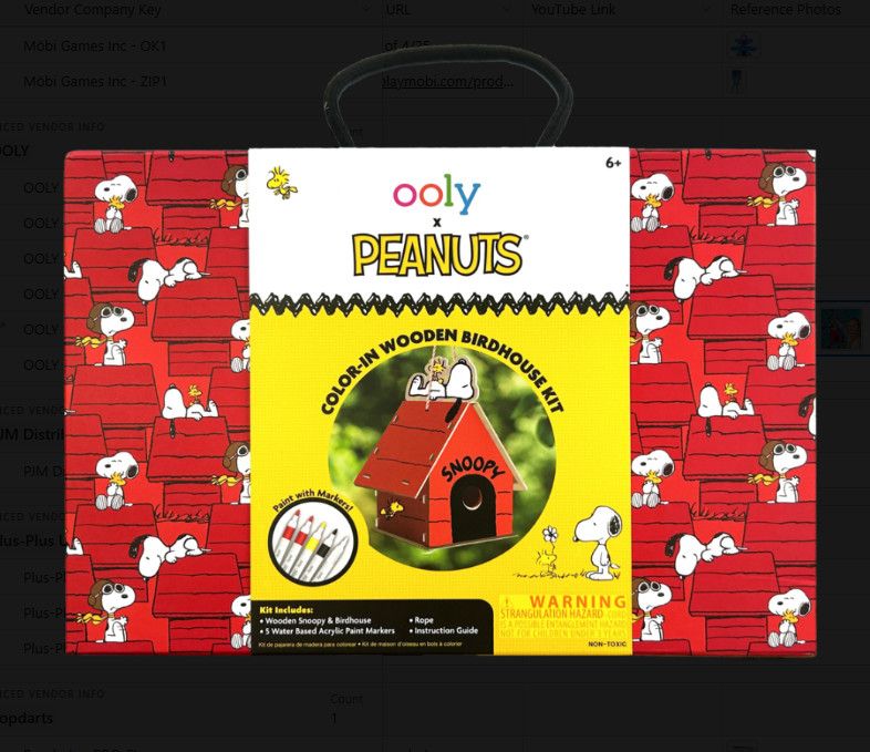 PEANUTS COLOR-IN WOODEN BIRD HOUSE KIT