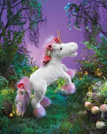 UNICORN WITH MUSICAL TAIL