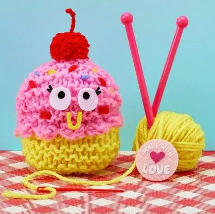 CUPCAKE CUTIE SNACK KNIT KIT