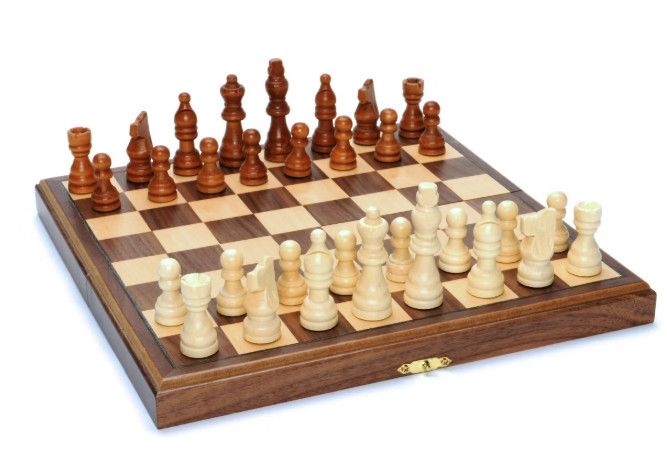 CHESS SET NOT MAGNETIC