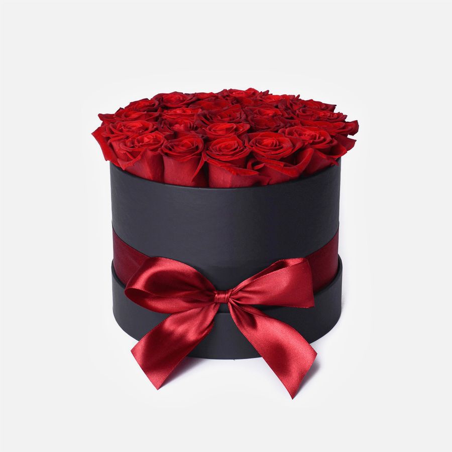 Classic box of red roses – elegant flower arrangement for home delivery
