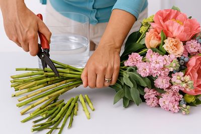 ¿Cómo cuidar un ramo de flores para que dure más?