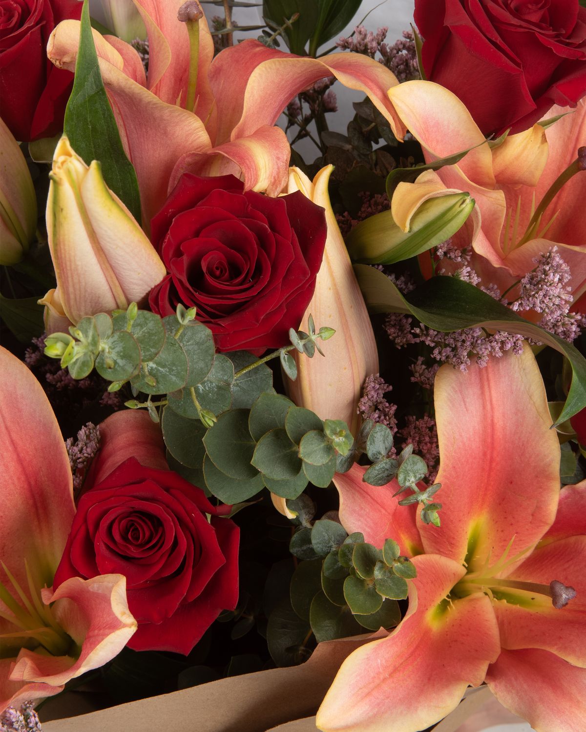 Bouquet of lilies and roses