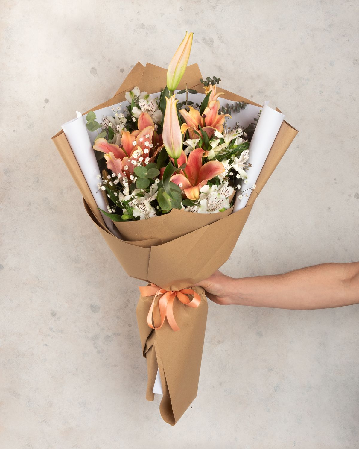 Bouquet of lilies and alstroemerias with home delivery – perfect gift