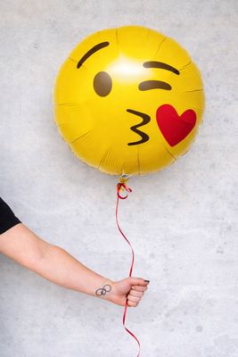 Kiss Emoji Helium Mylar Balloon