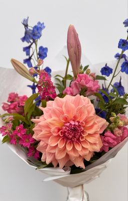 Garden Dahlia Lily Bunch