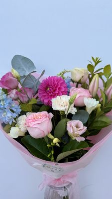 Valentine’s Day Flowers Mix Roses