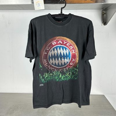 90s FC Bayern Munich German Soccer Nutmeg T-shirt