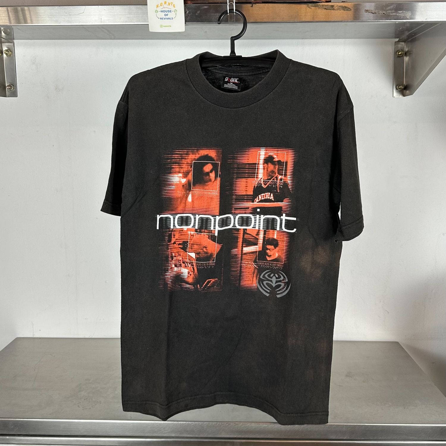 ​Vintage 2001 Nonpoint Metal Band Giant Tag Medium T-shirt
