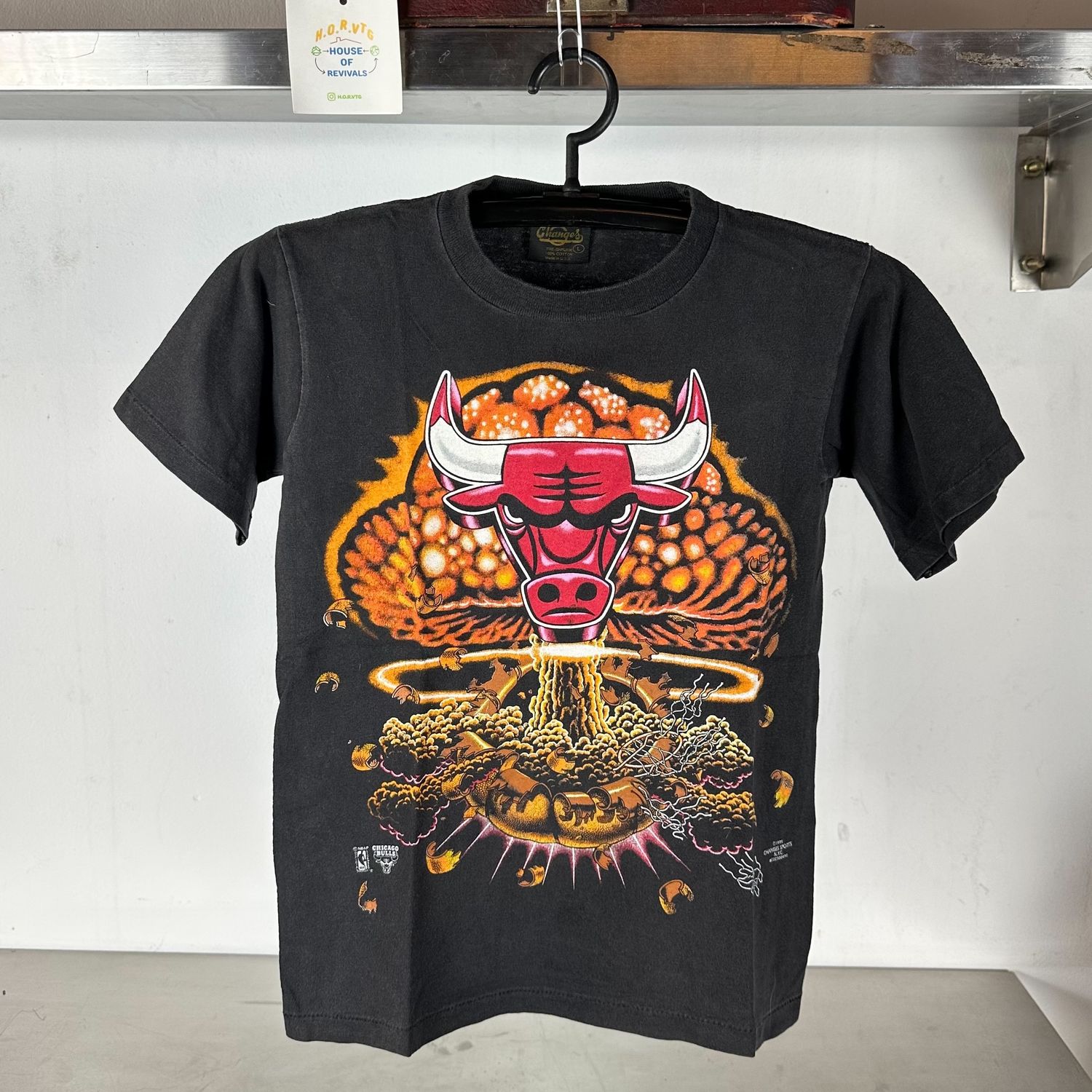 ​Vintage 1995 Chicago Bulls Explosion Graphic NBA Small single stitch T-shirt