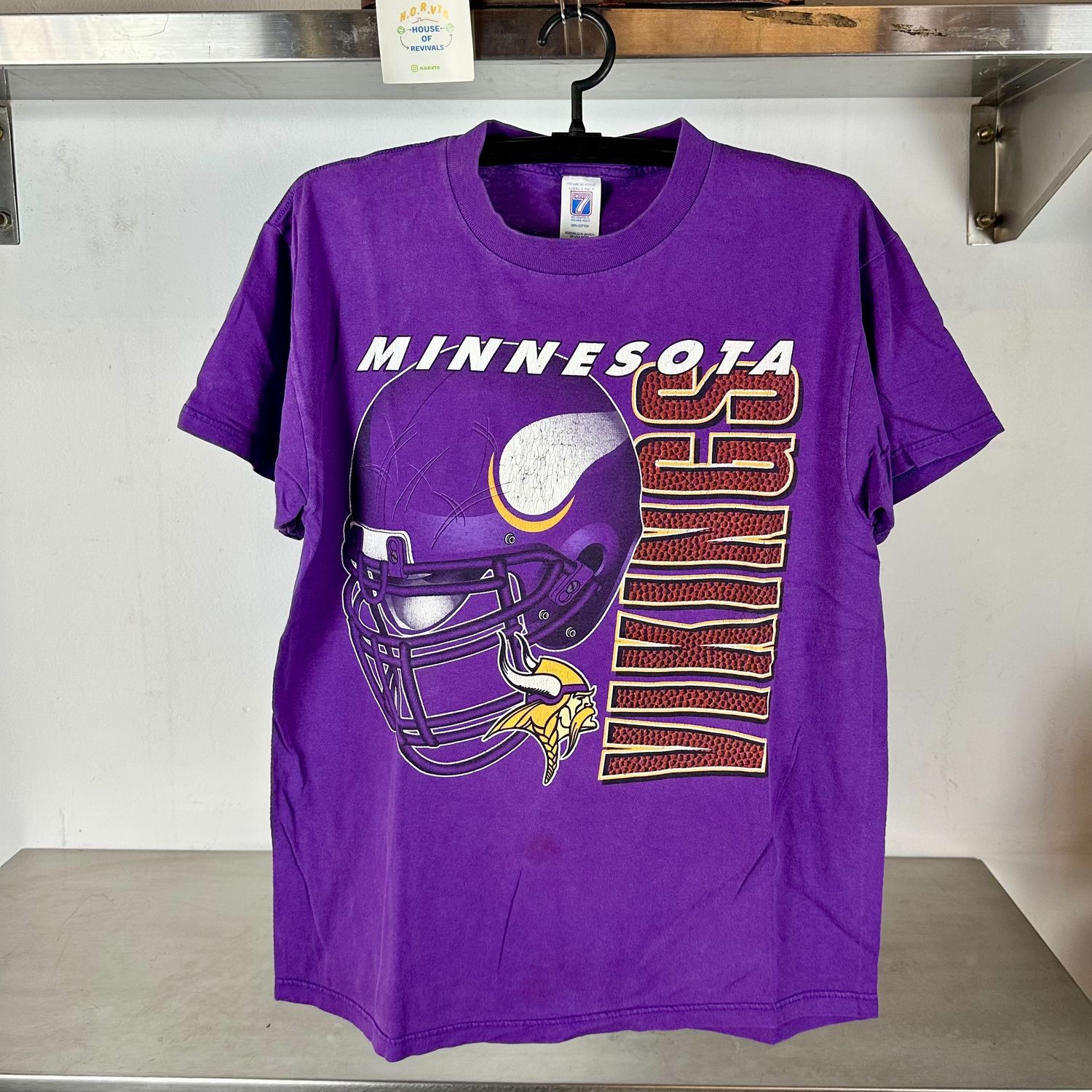​Vintage 90s Minnesota Vikings Football Helmet NFL Large T-shirt