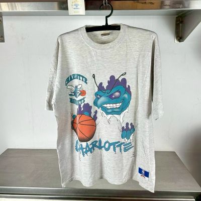 ​Vintage 90s Charlotte Hornets Mascot Breakthrough NBA XL T-shirt