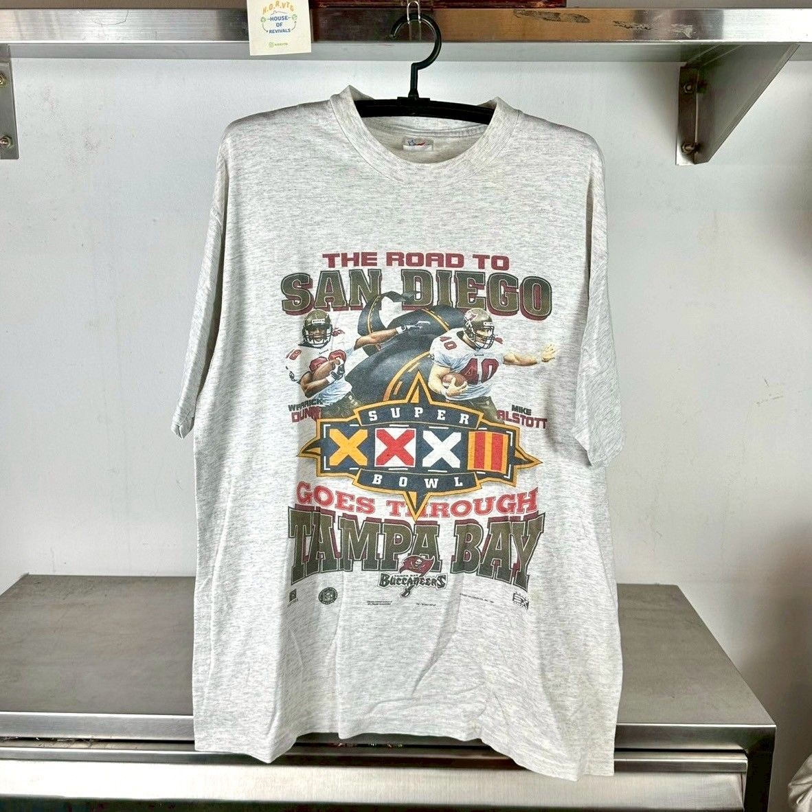 Vintage 1997 Tampa Bay Buccaneers Super Bowl NFL XL T-shirt