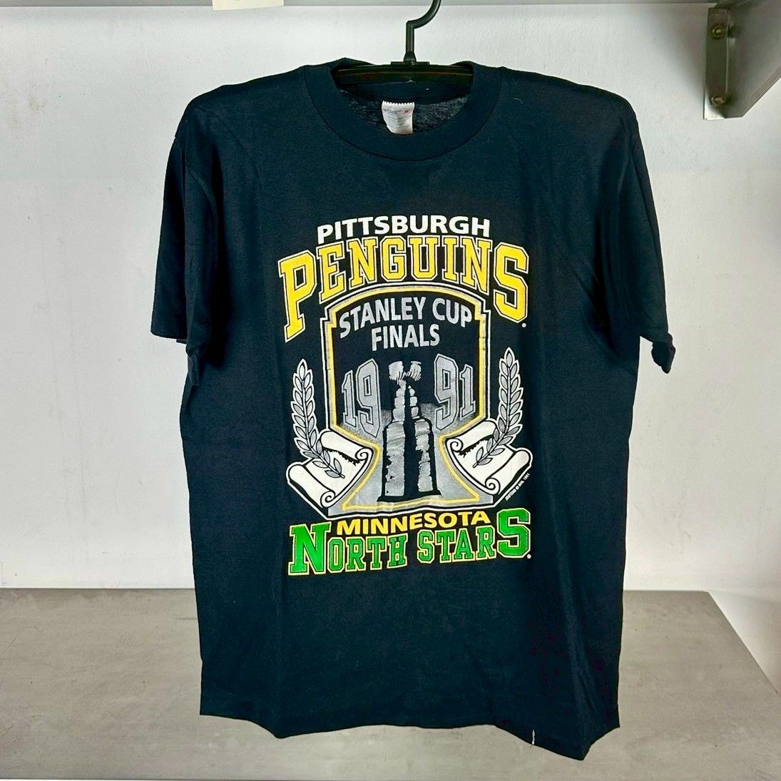 ​Vintage 1991 NHL Stanley Cup Finals Penguins VS North Stars T-shirt