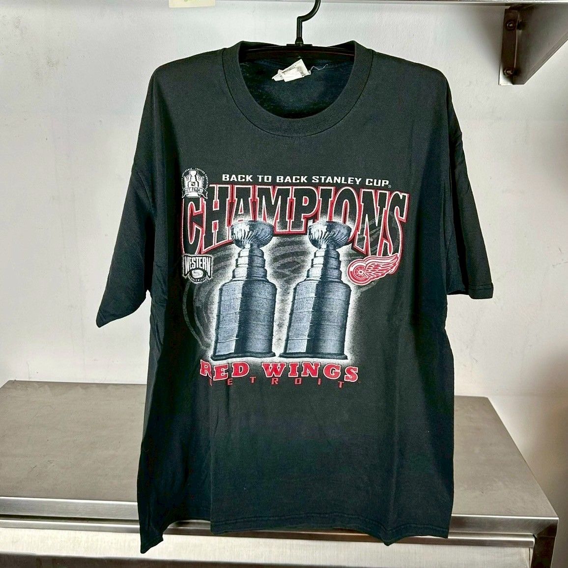 ​Vintage 1998 Detroit Red Wings Back to Back Champions NHL T-shirt
