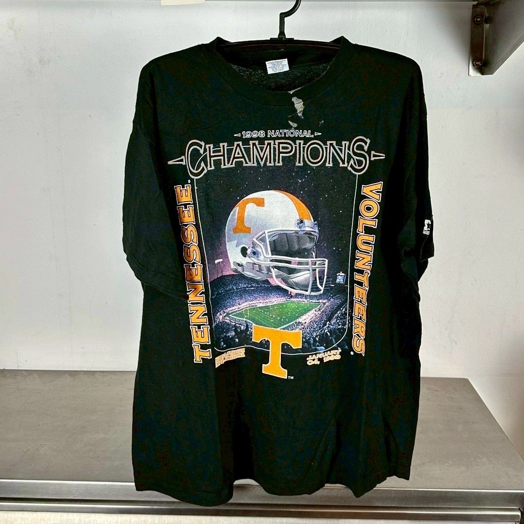 ​​Vintage 1998 Tennessee Volunteers Football Champions NCAA T-shirt