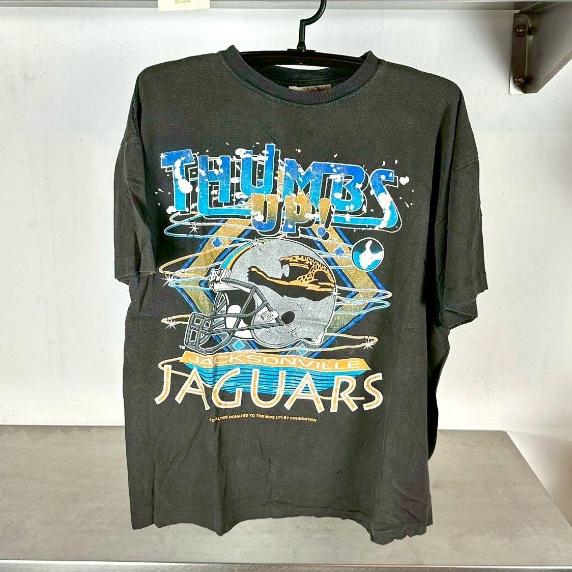 ​Vintage 90s Jacksonville Jaguars Thumbs UP! NFL T-shirt