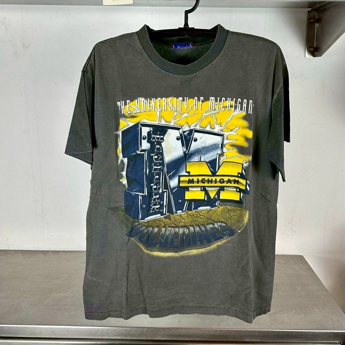 ​Vintage 90s University of Michigan Wolverines NCAA​ T-shirt