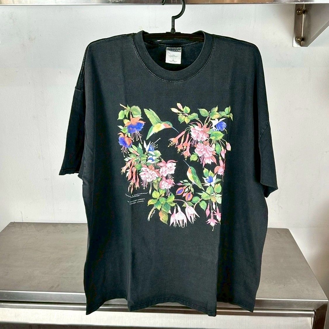 ​​​Vintage 90s Hummingbirds Flowers Garden Artwork​ T-shirt