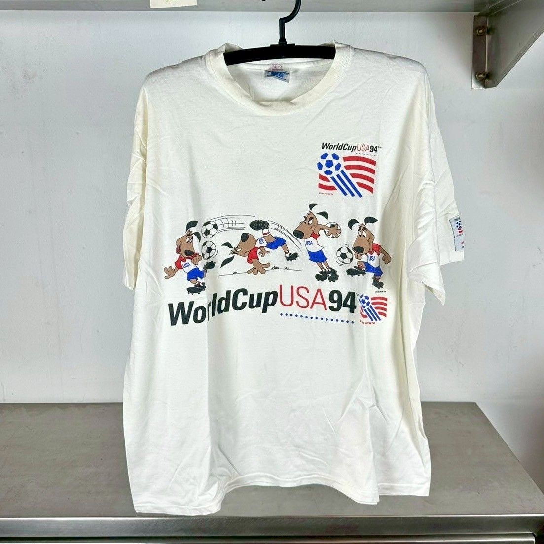 ​​​​​Vintage 1994 USA Soccer World Cup Dogs Artwork​ ​T-shirt